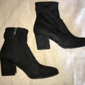 Women’s 8.5 Sock Boots